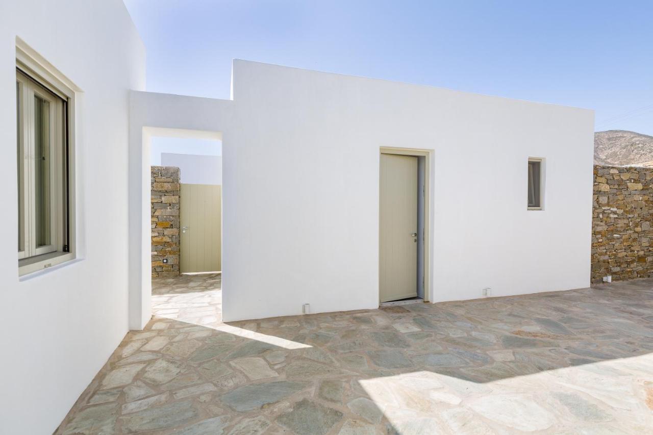 Summera Paros *